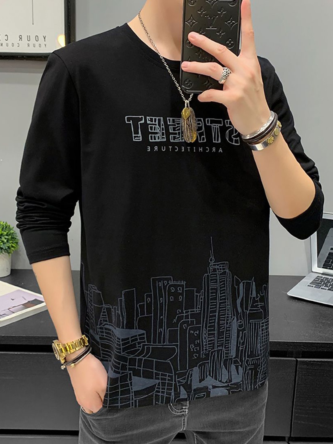 

StyleCast x Revolte Men Printed T-shirt, Black
