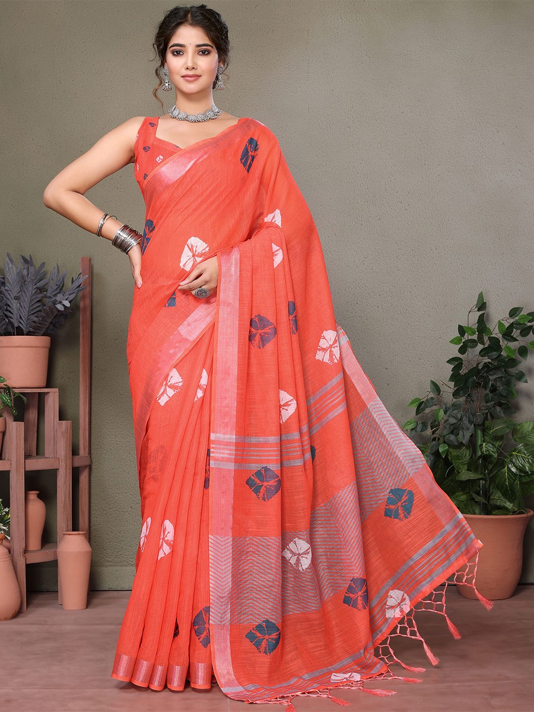 

KALINI Floral Zari Silk Cotton Saree, Red