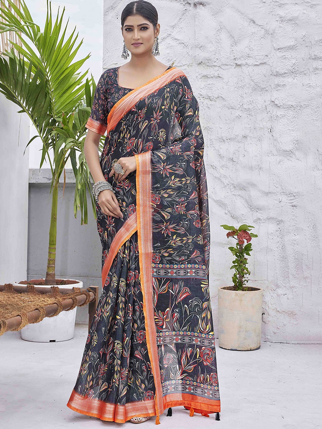 

KSM PRINTS Ethnic Motifs Linen Blend Saree, Black