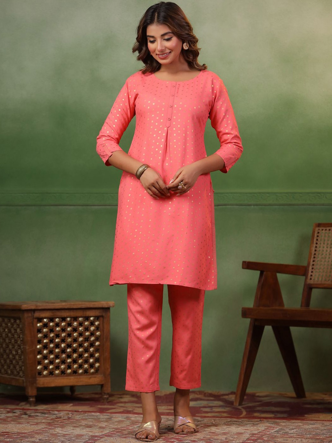 

Span Women Printed Regular Kurta with Trousers, Pink