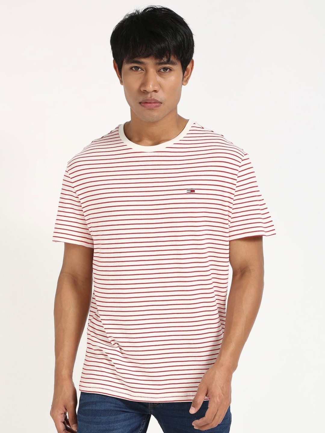 

Tommy Hilfiger Men Striped Pure Cotton Slim Fit T-shirt, White