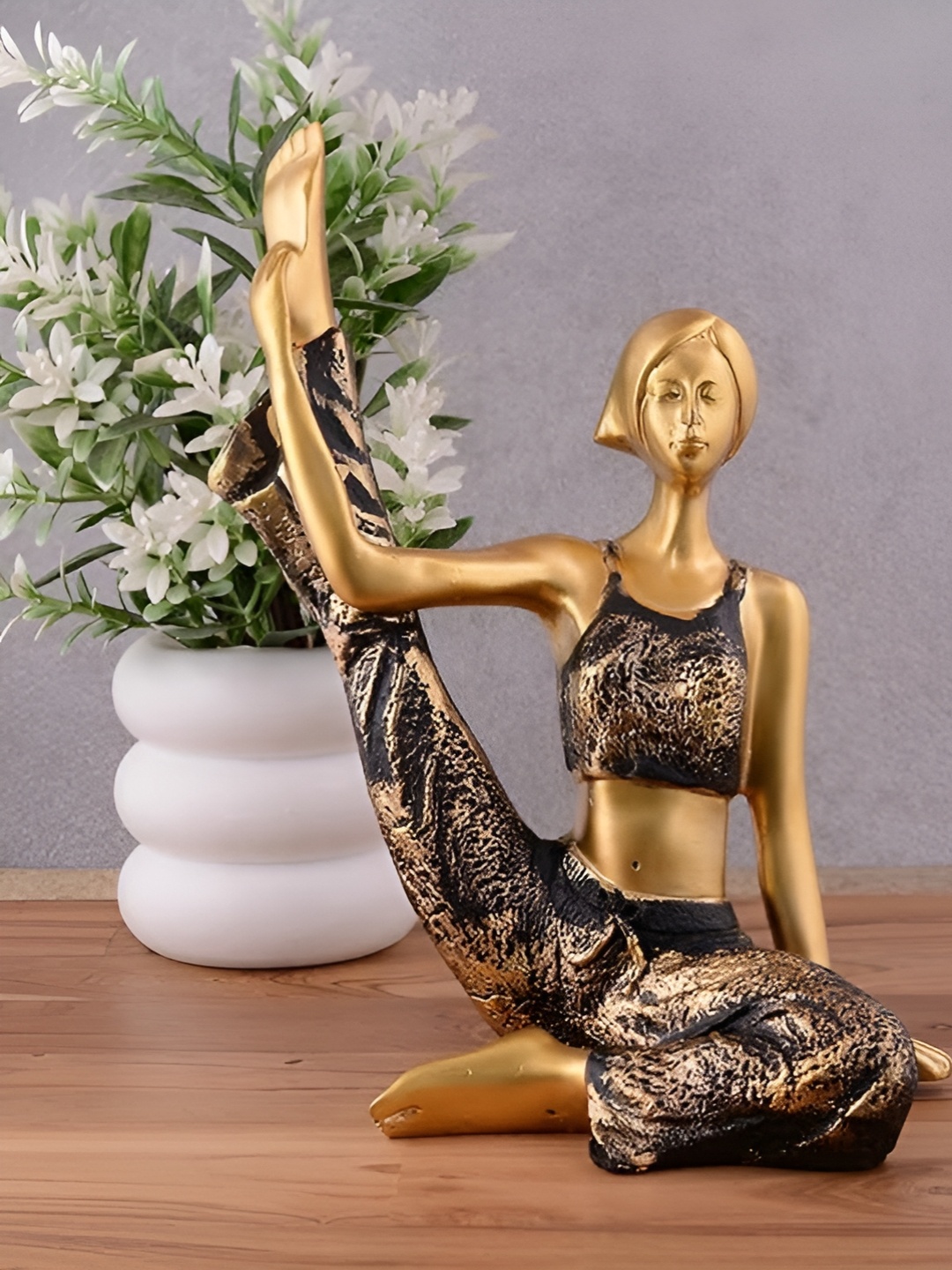 

Zart Gold-Toned & Black Textured Yoga Lady Showpiece