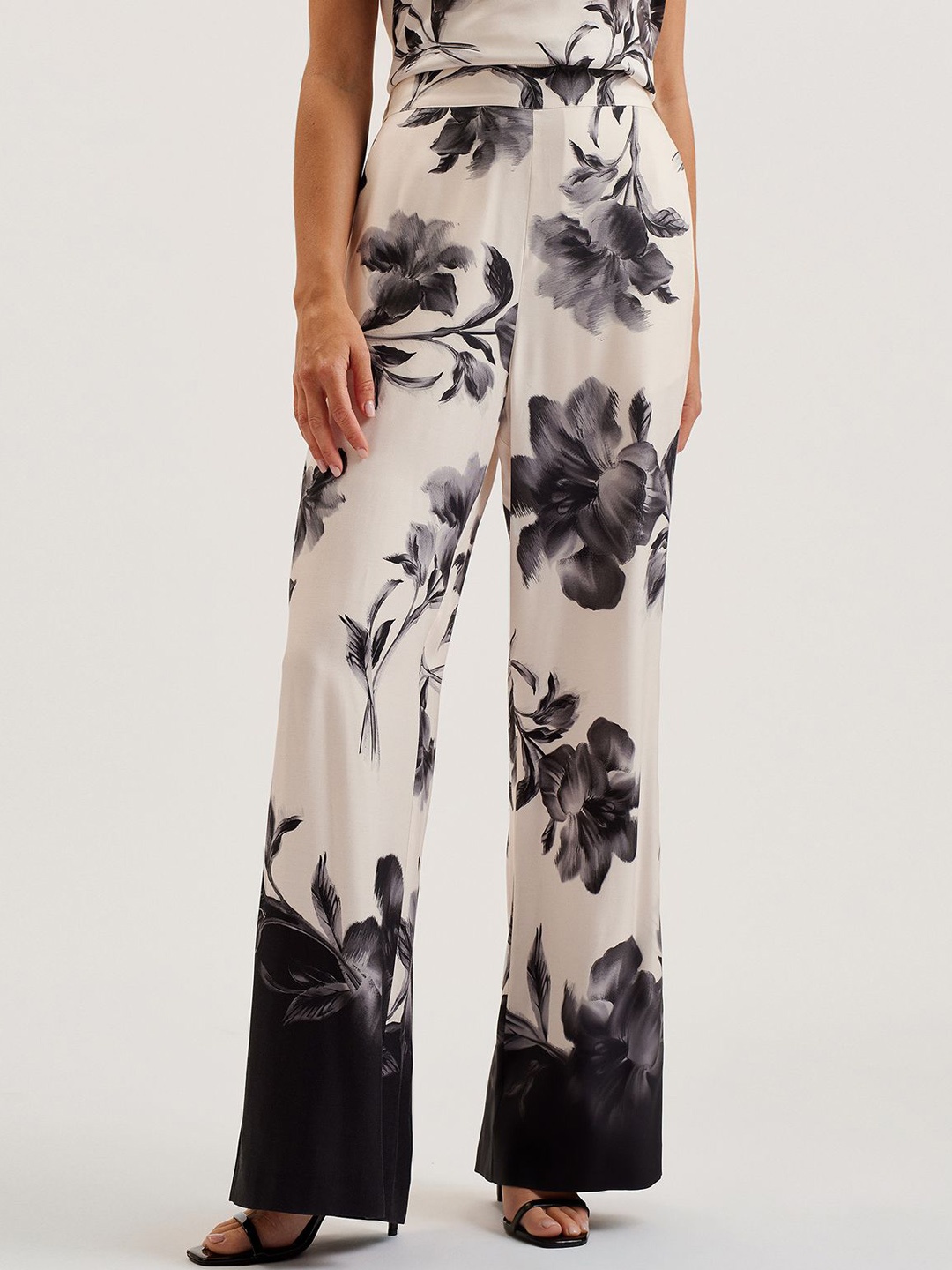 

Ted Baker Women Floral Printed Trousers, Black