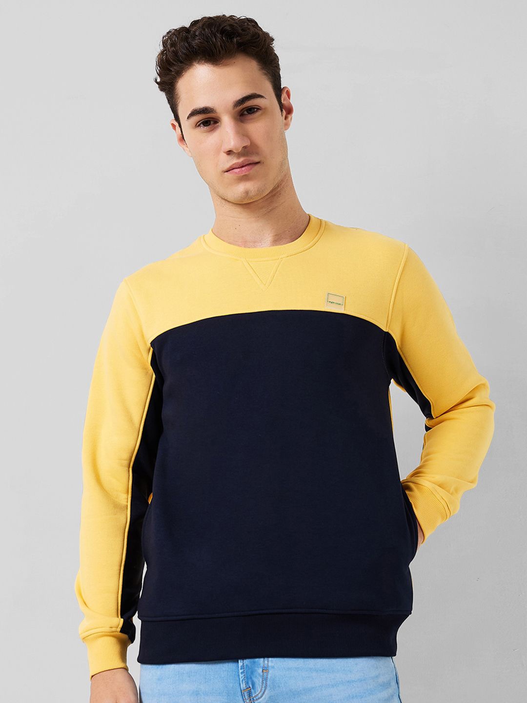 

ColorPlus Men Sweatshirt, Yellow