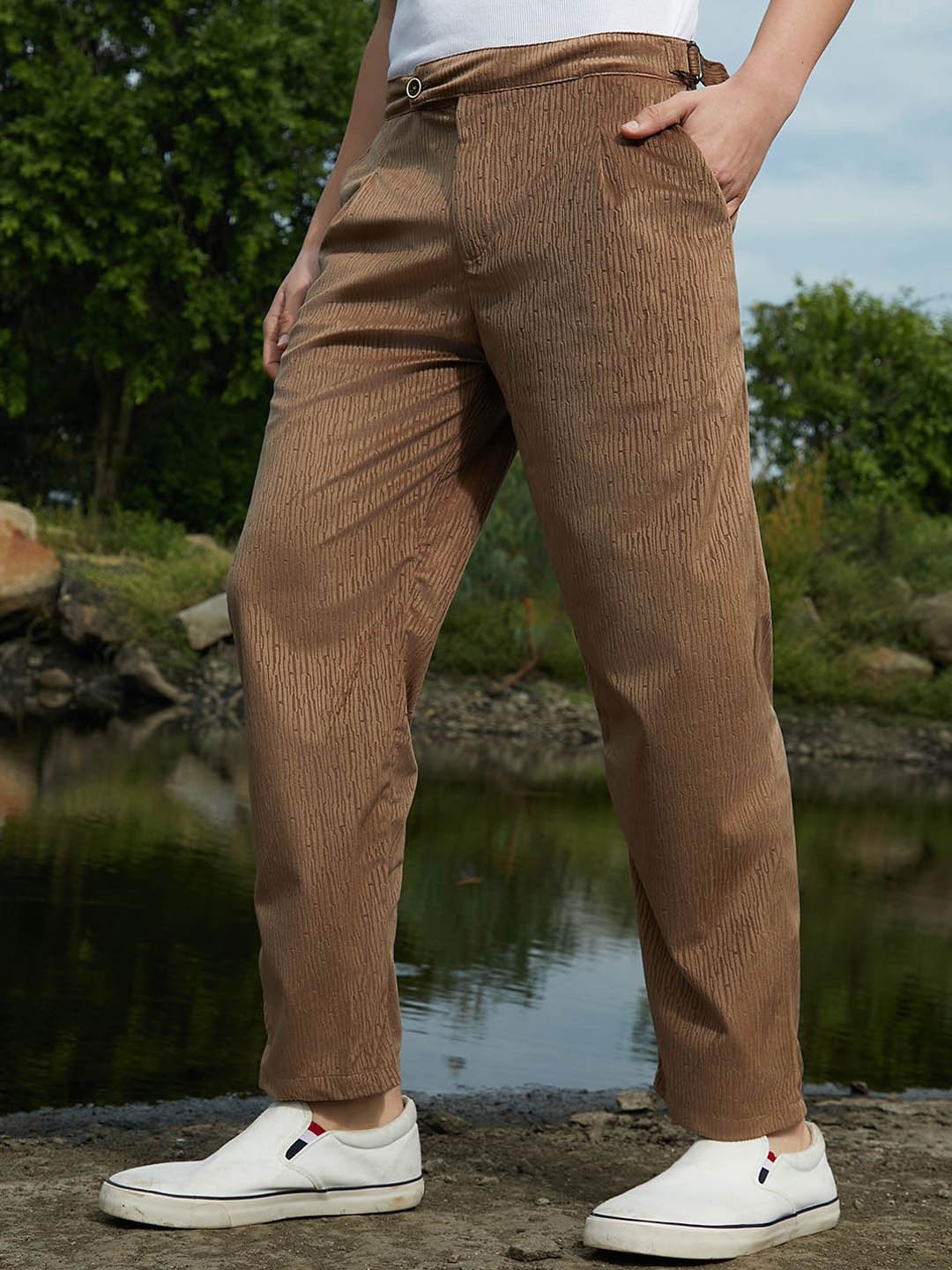 

Campus Sutra Men Comfort Trousers, Brown