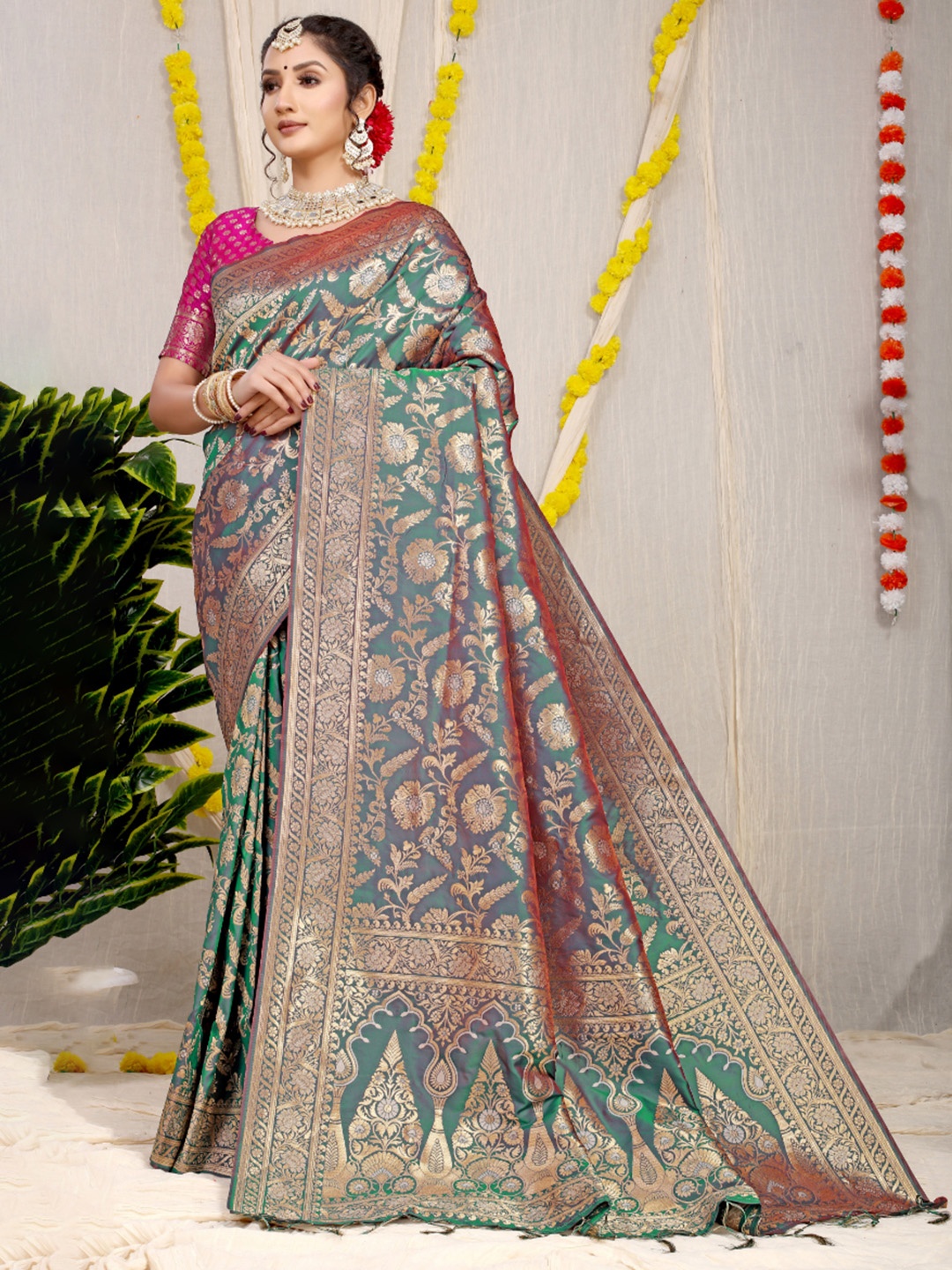 

Royal Rajgharana Saree Woven Design Zari Pure Silk Banarasi Sarees, Teal