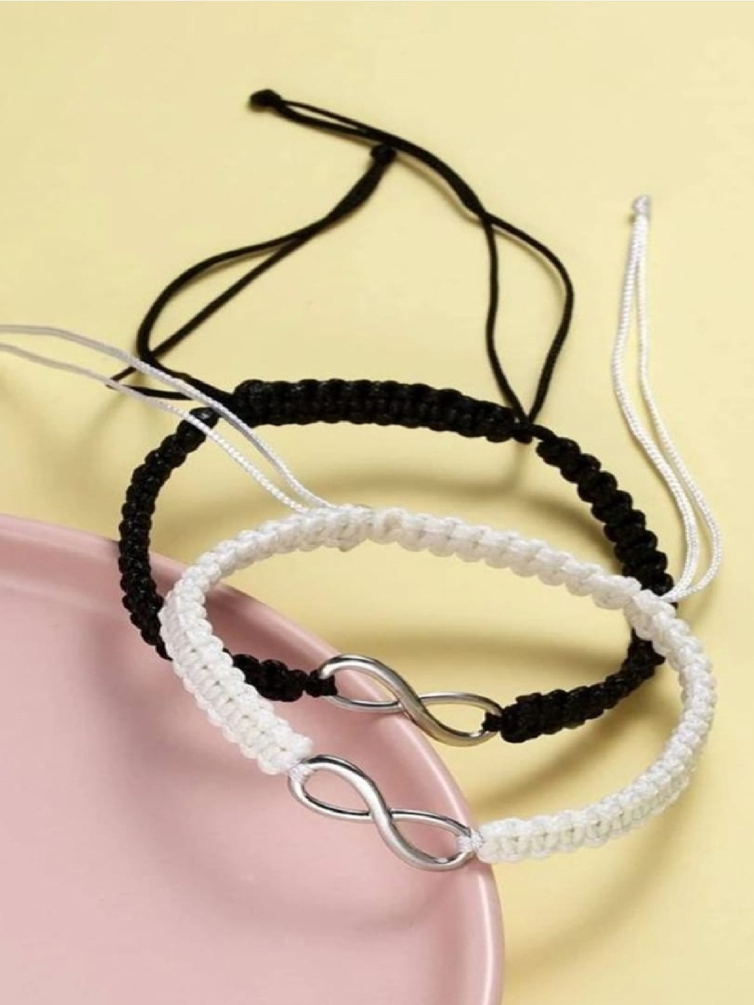 

RUHI COLLECTION Unisex 2 Silver-Plated Charm Bracelet, Black