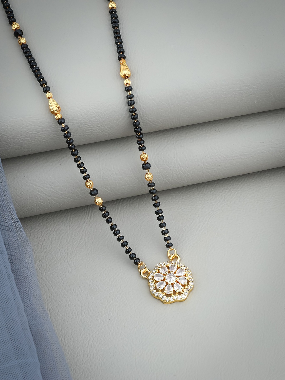 

Wynona Mangalsutra, Gold