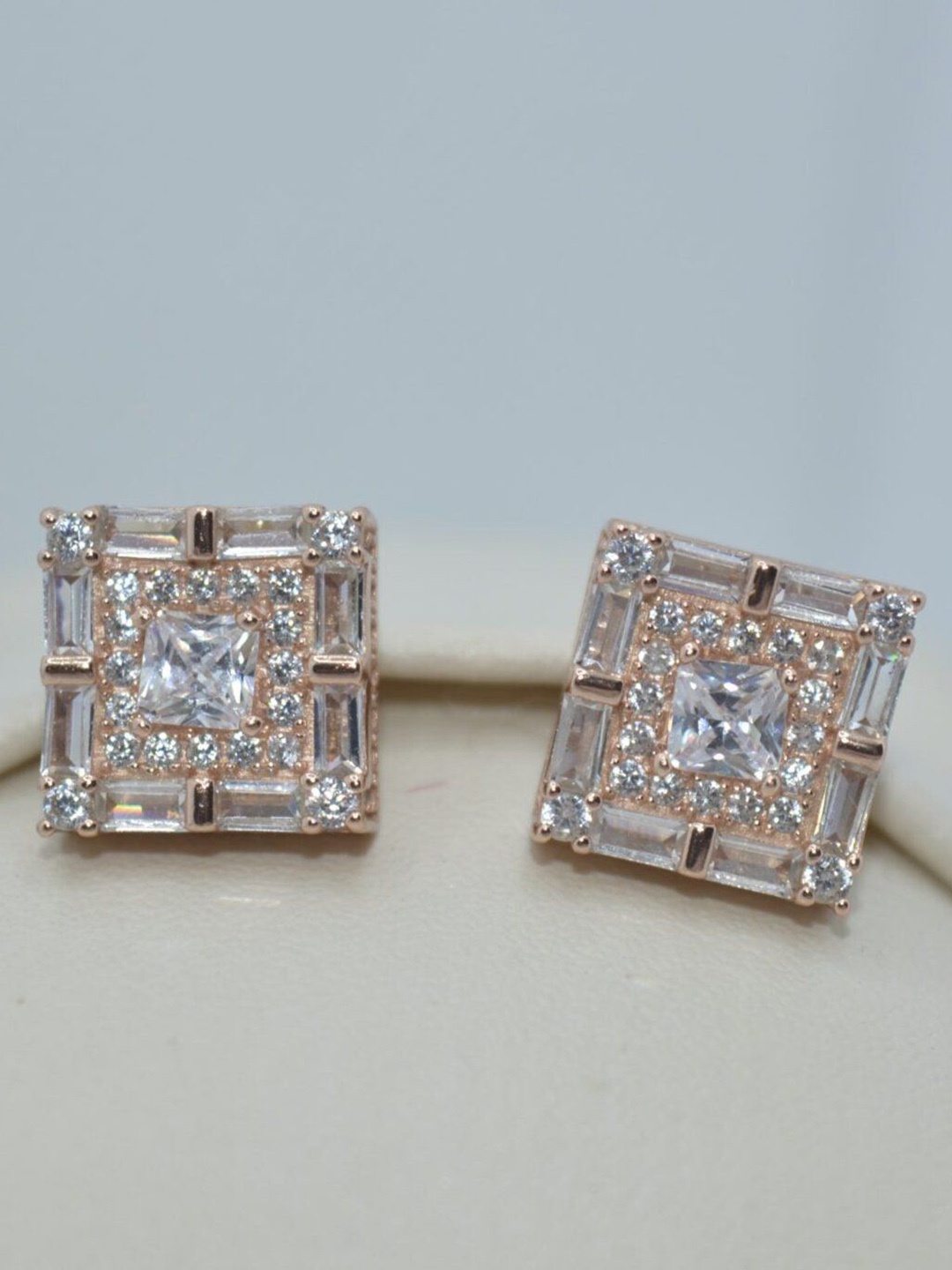 

Luxevogue Contemporary Studs Earrings, Rose gold
