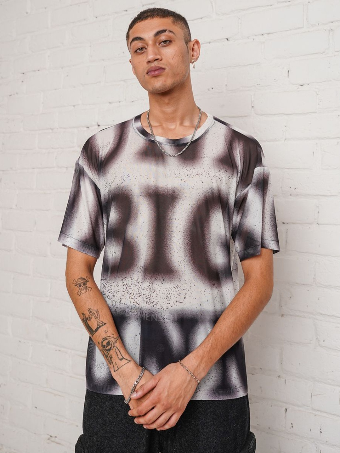

Big Bunny Men Printed T-shirt, Black