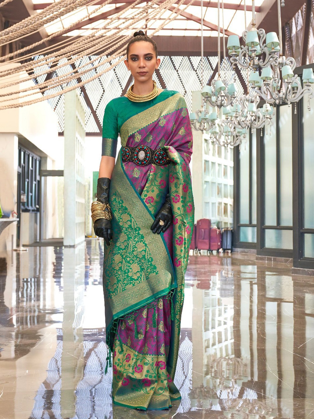 

ODETTE Woven Design Zari Silk Blend Saree, Pink