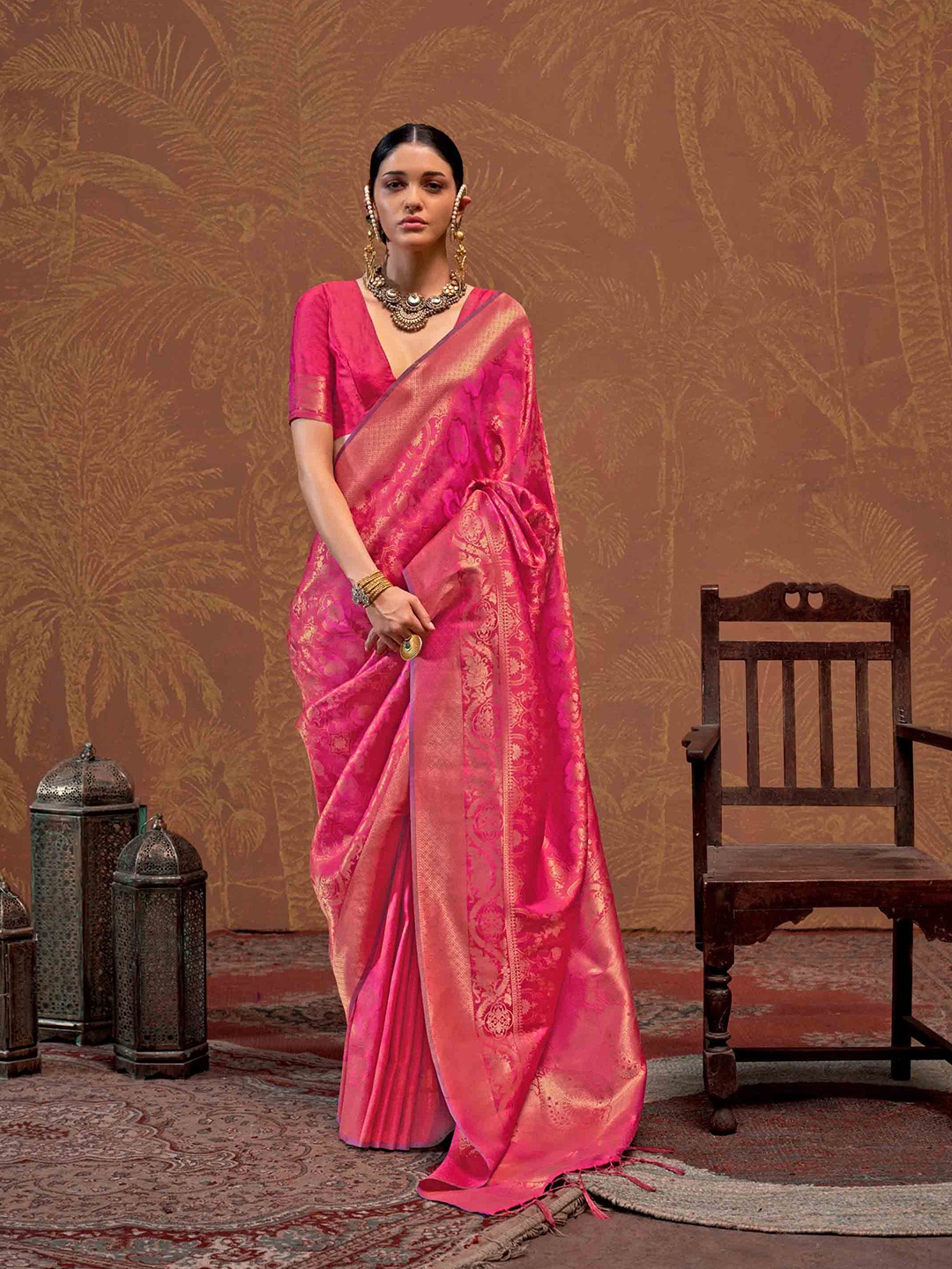 

Mitera Woven Design Zari Silk Blend Saree, Pink