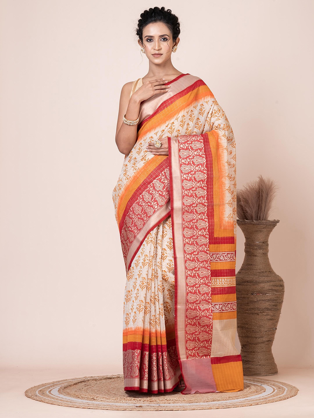 

VIBHAVARI Paisley Zari Silk Cotton Saree, Beige