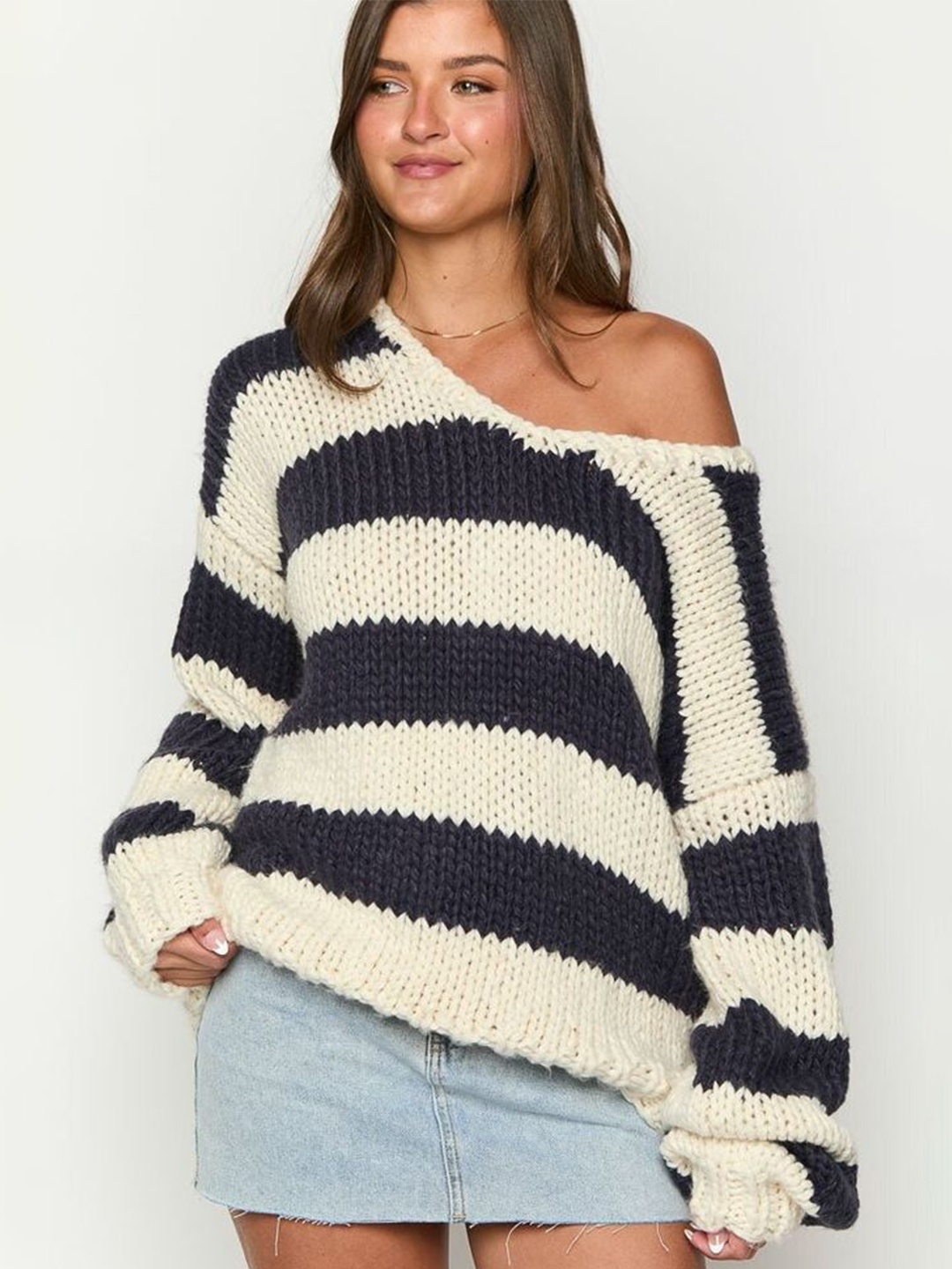 

LULU & SKY Women Striped Pullover, Black