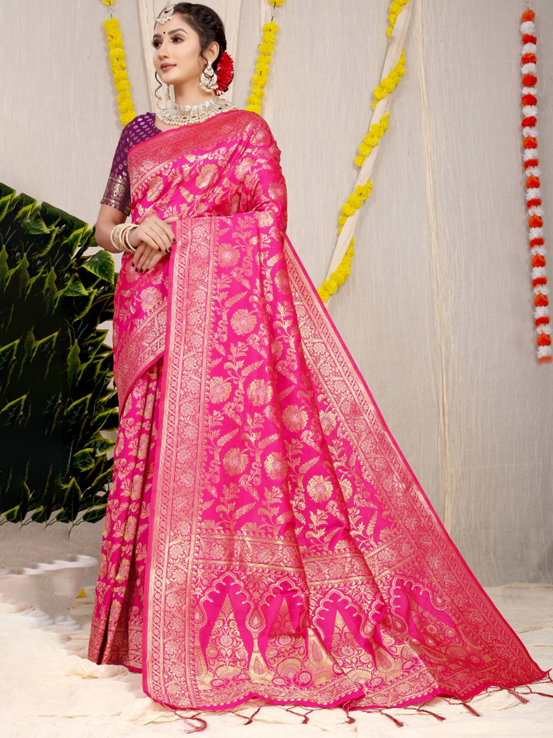 

Royal Rajgharana Saree Woven Design Zari Pure Silk Banarasi Sarees, Pink