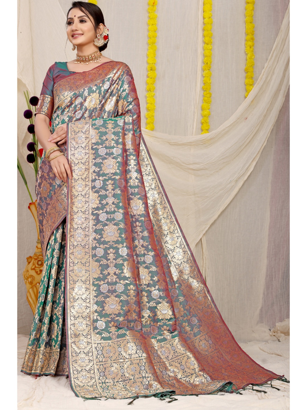 

Royal Rajgharana Saree Woven Design Zari Pure Silk Banarasi Sarees, Teal