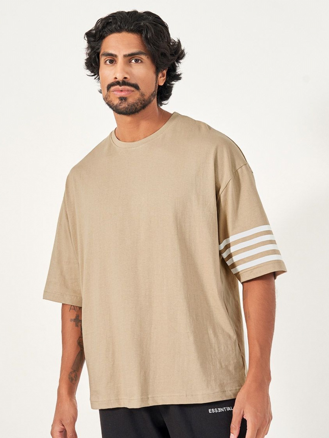 

Styli Men Striped Sleeve Boxy Fit Compact Jersey T-Shirt With wide Mock Neck Detail, Beige