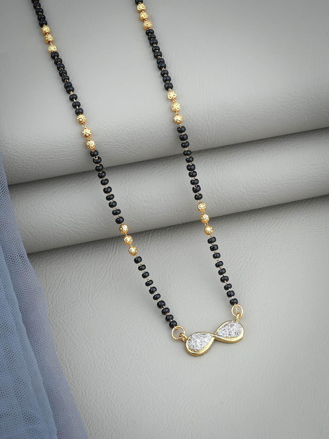 

Wynona Mangalsutra, Gold