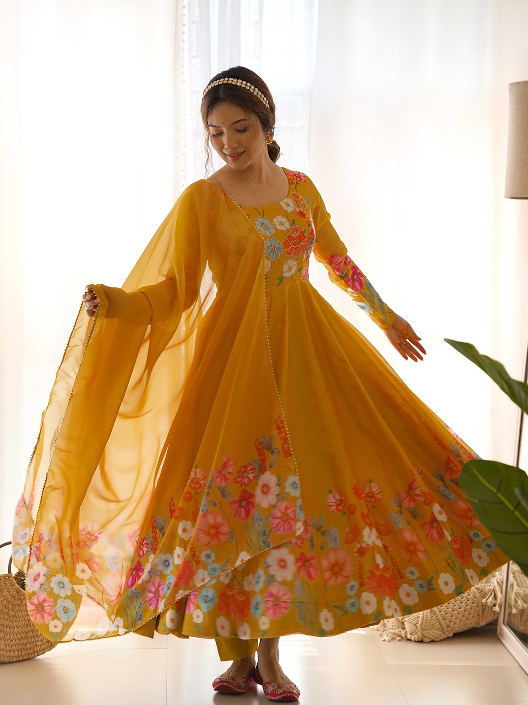 

LABELKBBRAND Women Floral Printed Empire Thread Work Kurta with Trousers & With Dupatta, Mustard