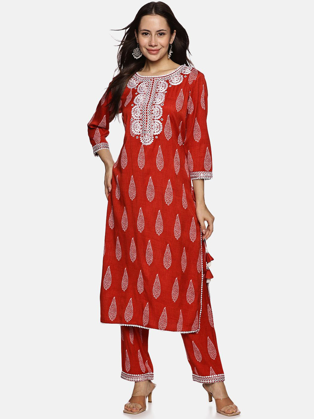 

RAJMANDIRFABRICS Women Floral Embroidered Regular Mirror Work Pure Cotton Kurta with Trousers, Red