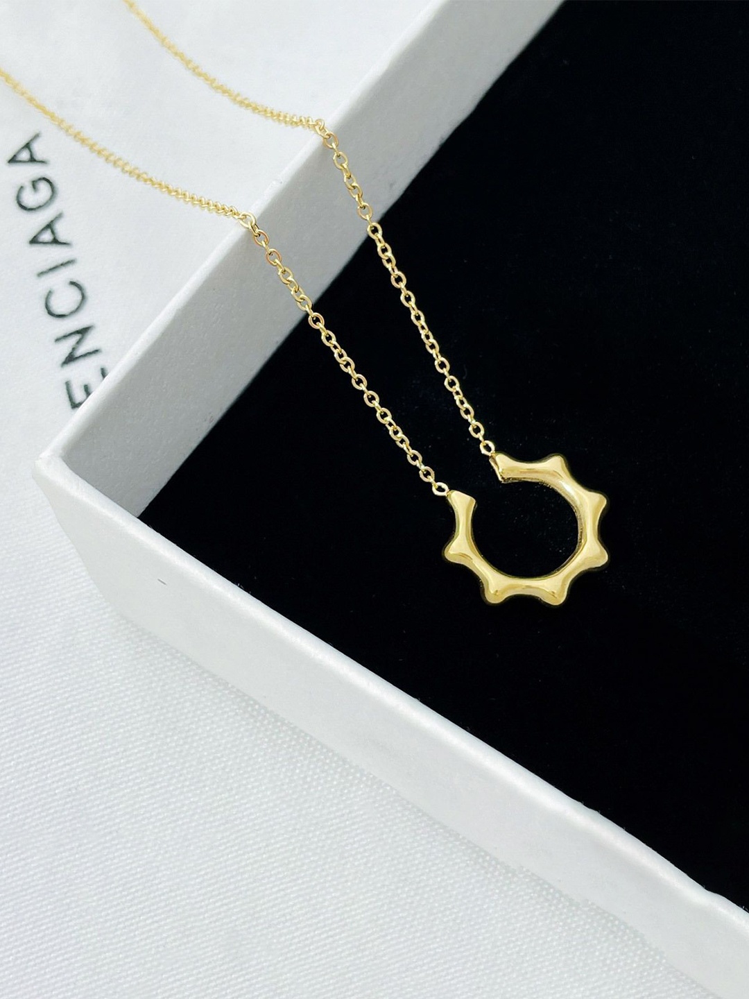 

Just Lil Things Artificial Stones Studded Chain, Gold