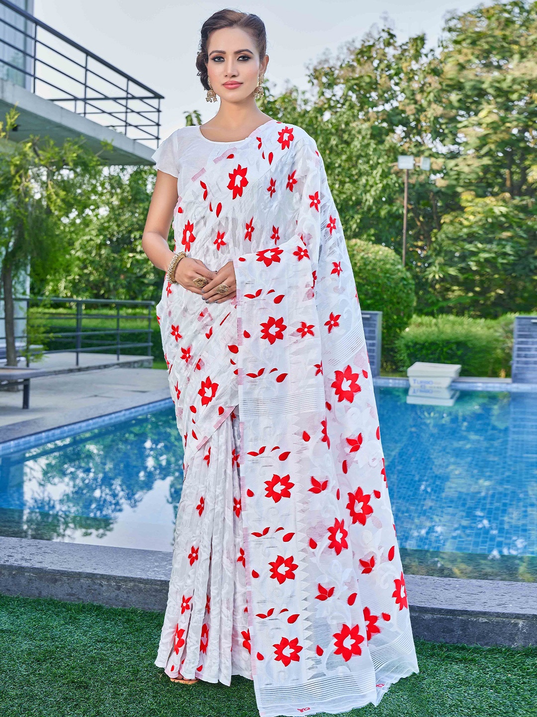 

KSM PRINTS Ethnic Motifs Silk Blend Saree, White