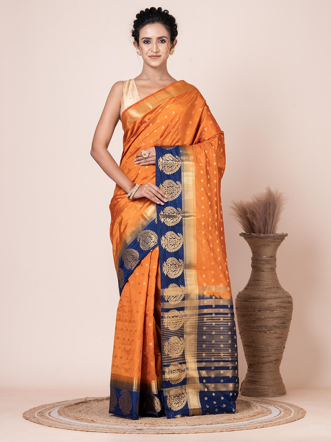 

VIBHAVARI Woven Design Zari Silk Cotton Saree, Orange