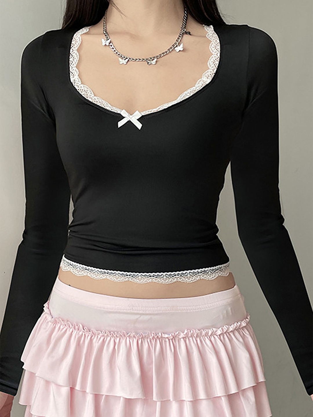 

LULU & SKY Crop Top, Black