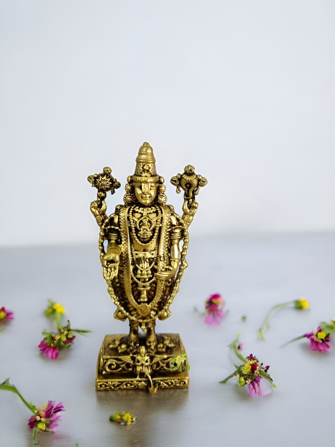 

Aakrati Gold-Toned Tirupati Balaji Idol Showpiece