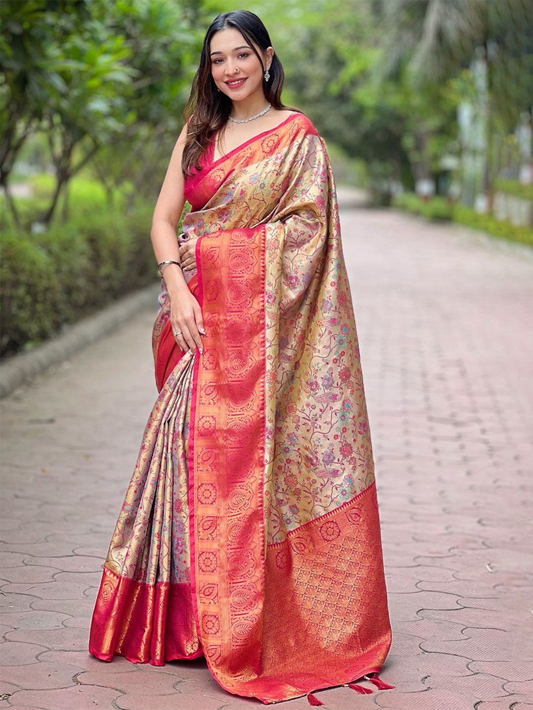 

DEVATITHI Woven Design Zari Silk Blend Dharmavaram Saree, Pink