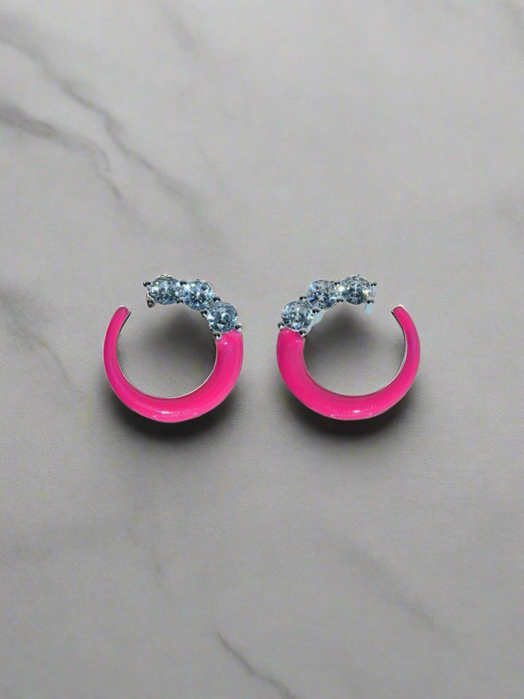 

Luxevogue Contemporary Studs Earrings, White