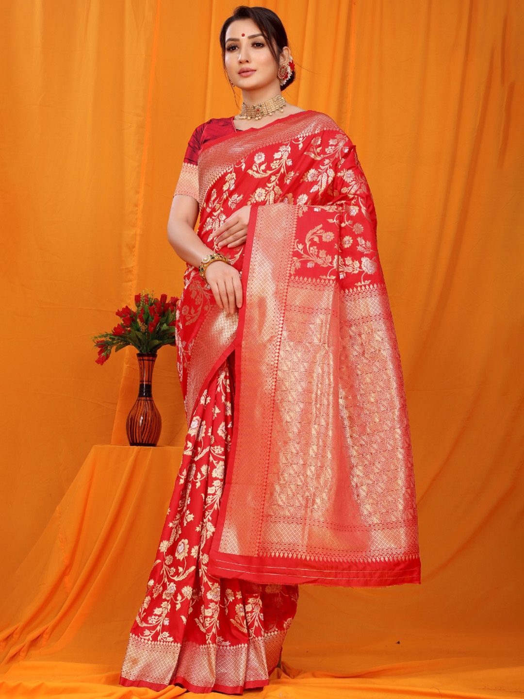 

Royal Rajgharana Saree Woven Design Zari Pure Silk Banarasi Sarees, Red