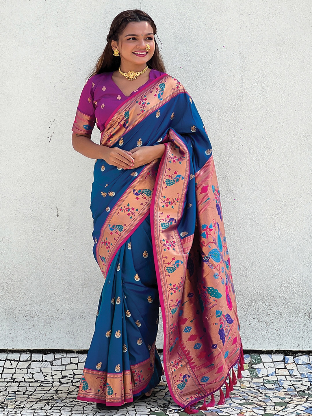 

Panzora Woven Design Zari Silk Blend Paithani Saree, Blue