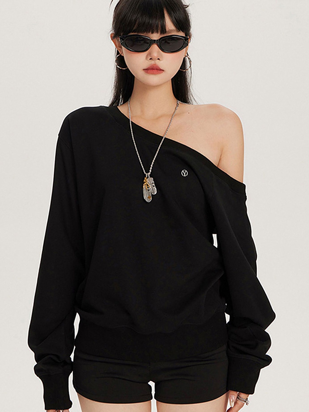 

LULU & SKY One Shoulder Top, Black