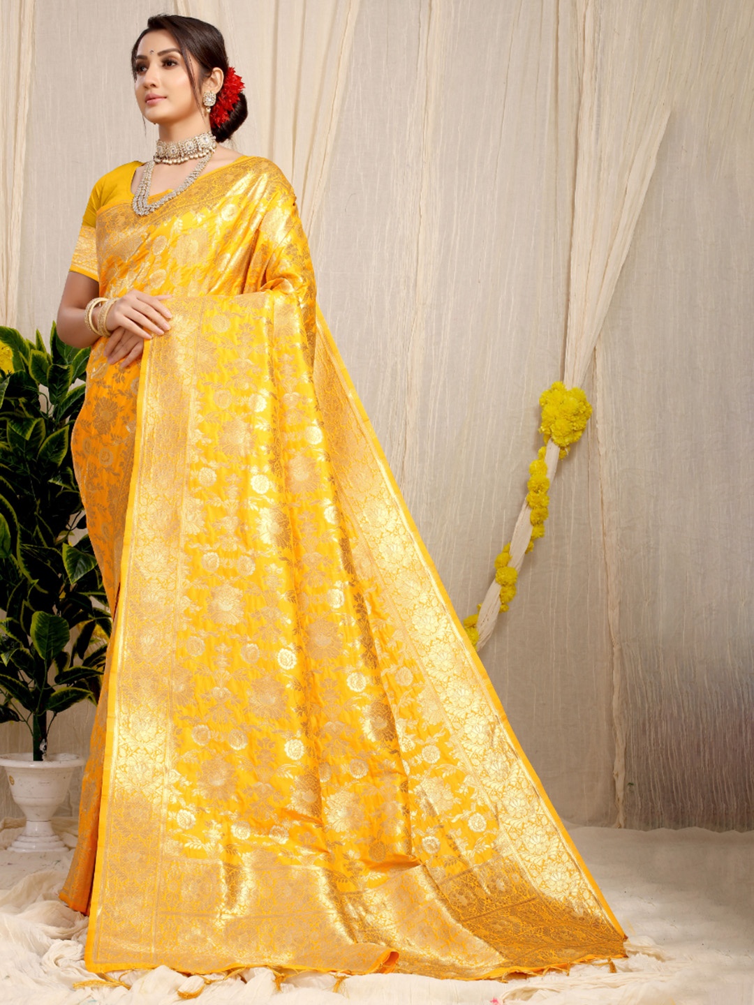 

Royal Rajgharana Saree Ethnic Motifs Zari Pure Silk Banarasi Sarees, Yellow
