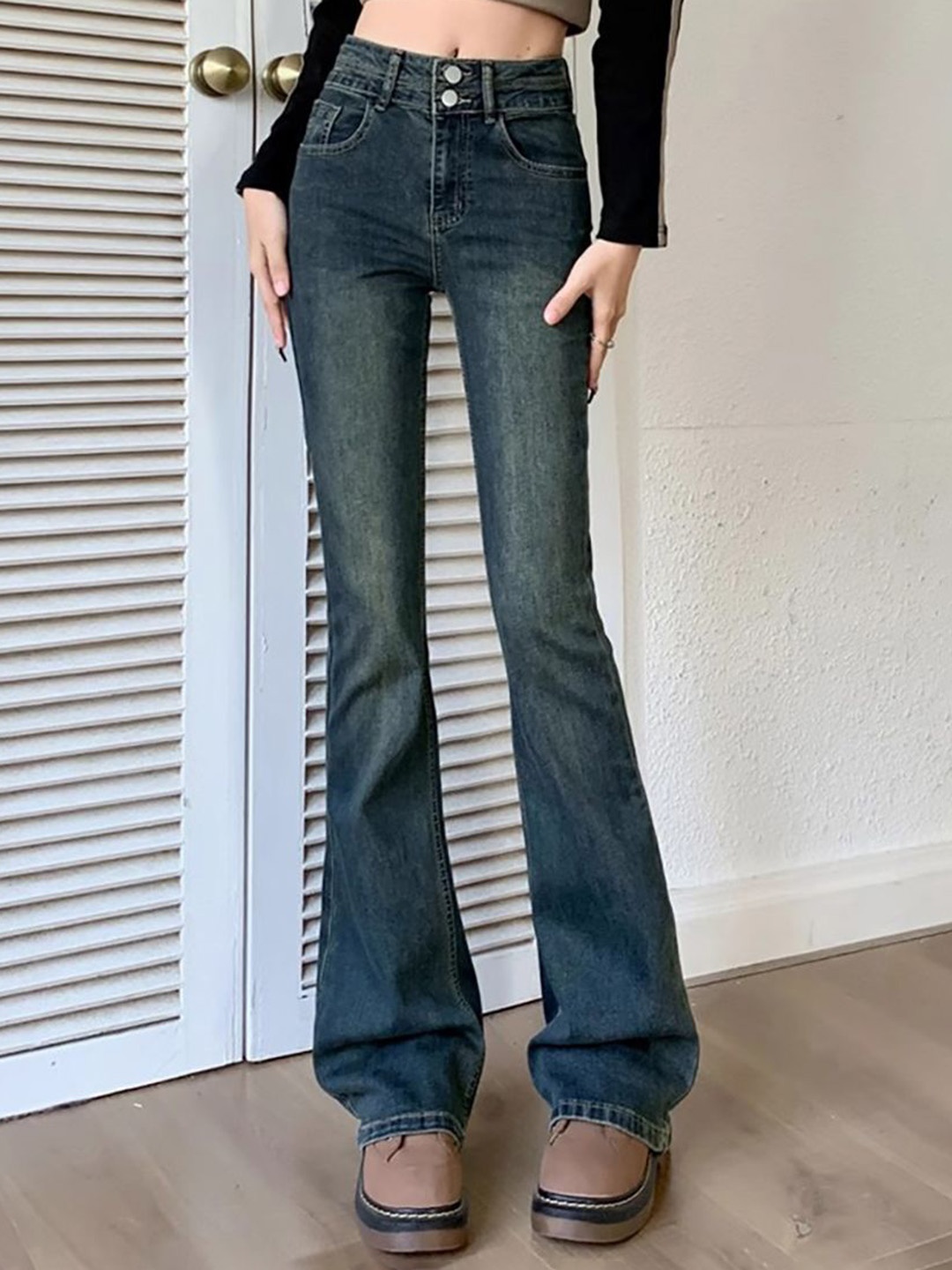 

StyleCast x Revolte Women Bootcut Light Fade Jeans, Blue