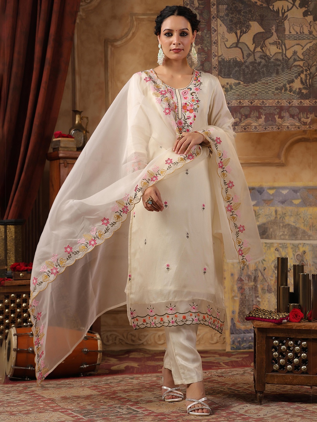 

SCAKHI Women Embroidered Regular Thread Work Dupion Silk Kurta with Trousers & With Dupatta, Cream