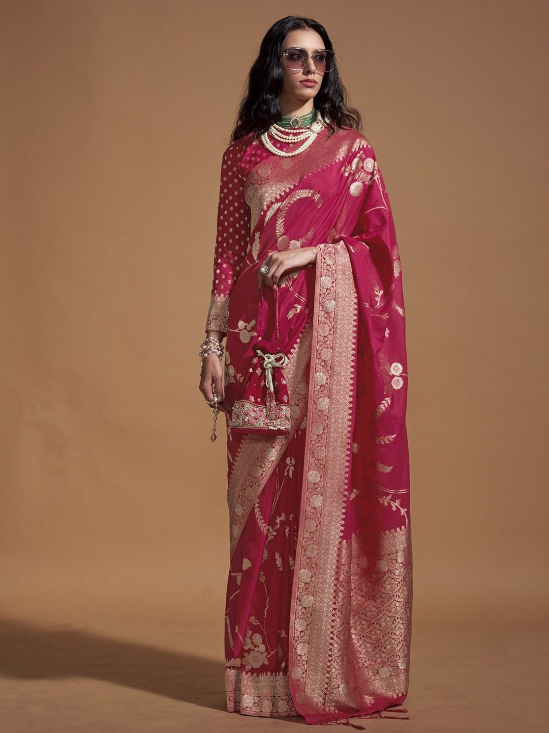 

Mitera Woven Design Zari Pure Georgette Banarasi Saree, Magenta