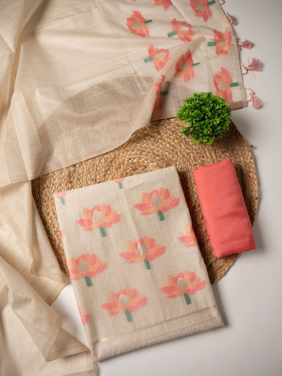 

GAJARAI Unstitched Dress Material, Peach
