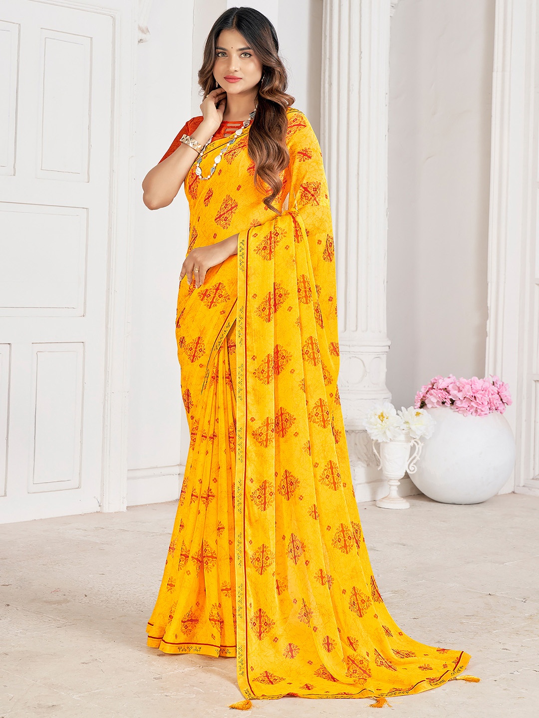 

Panzora Ethnic Motifs Beads and Stones Poly Chiffon Saree, Yellow
