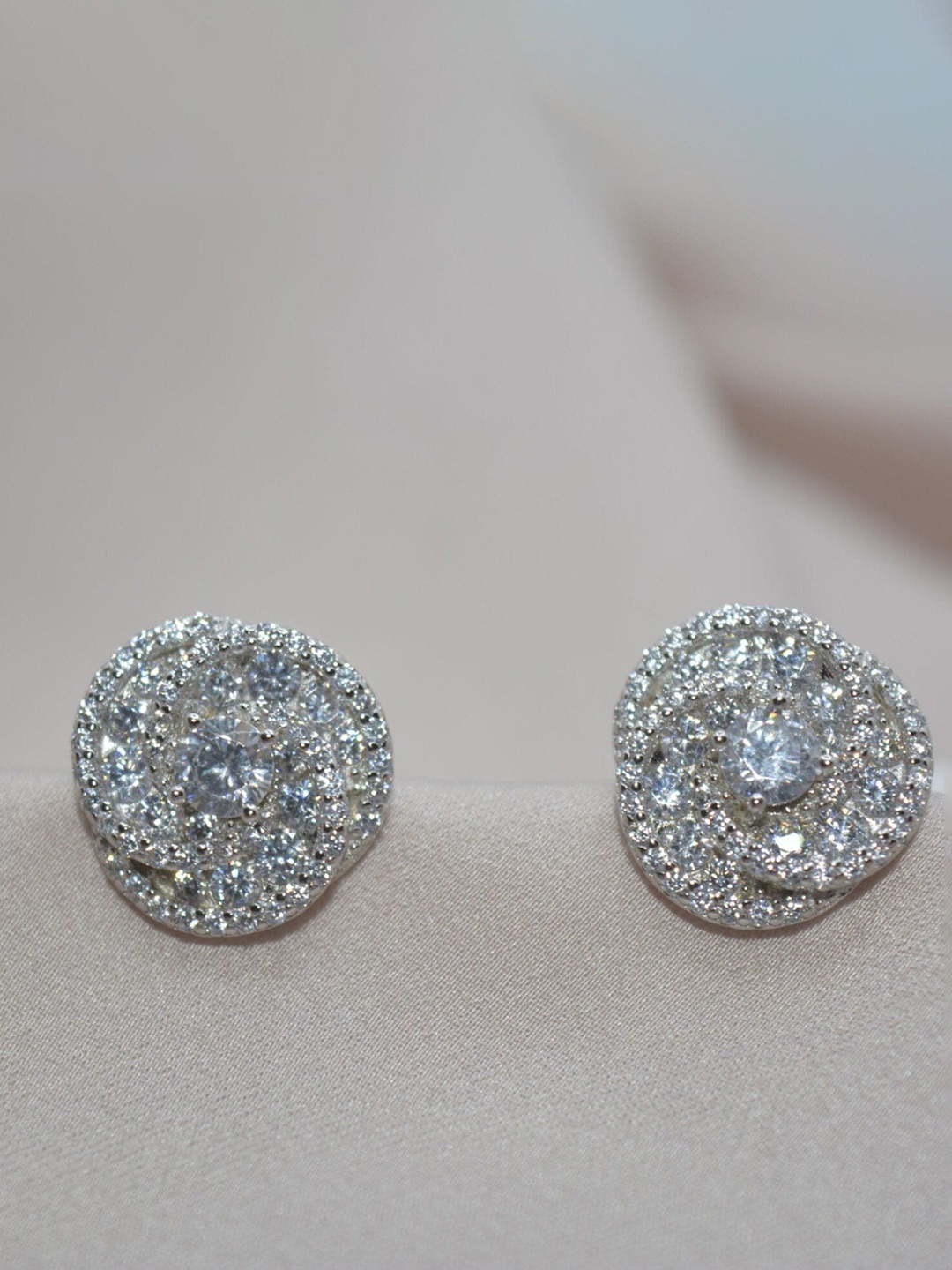 

Luxevogue Contemporary Studs Earrings, White