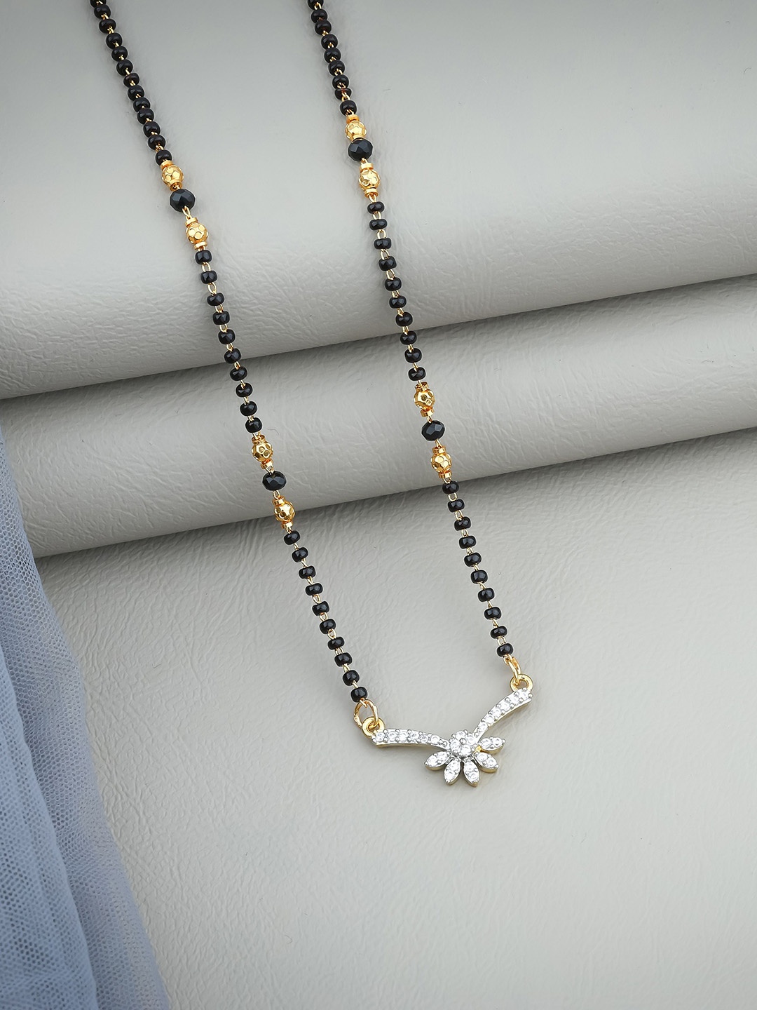 

Wynona Mangalsutra, Gold