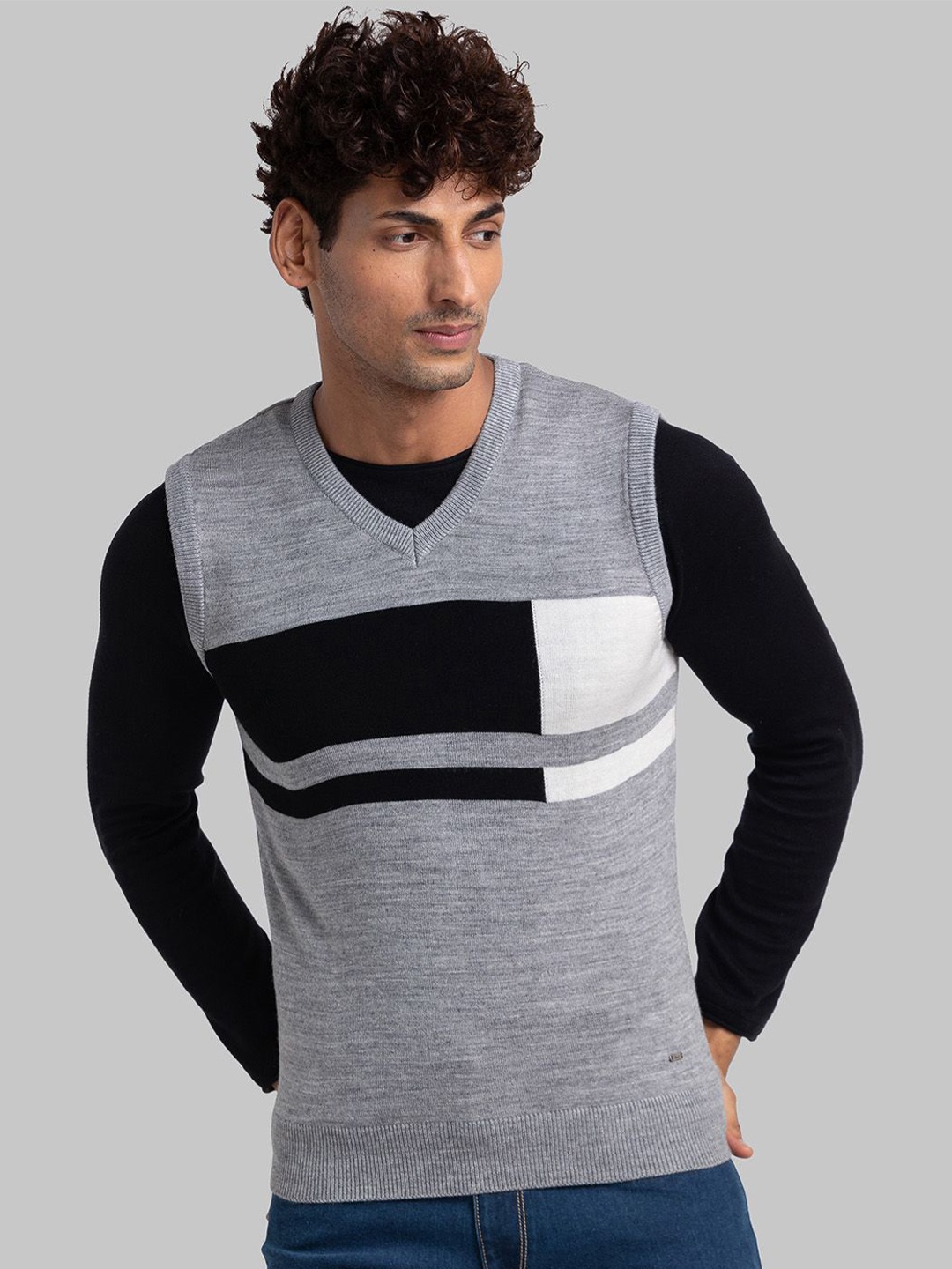 

Parx Men Colourblocked Sweater Vest, Grey