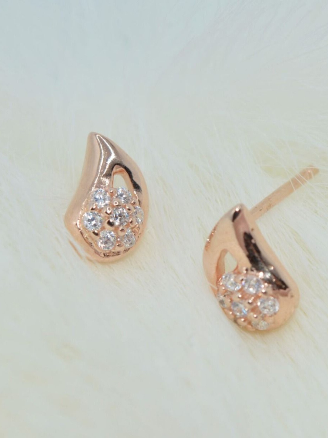 

Luxevogue Contemporary Studs Earrings, Rose gold