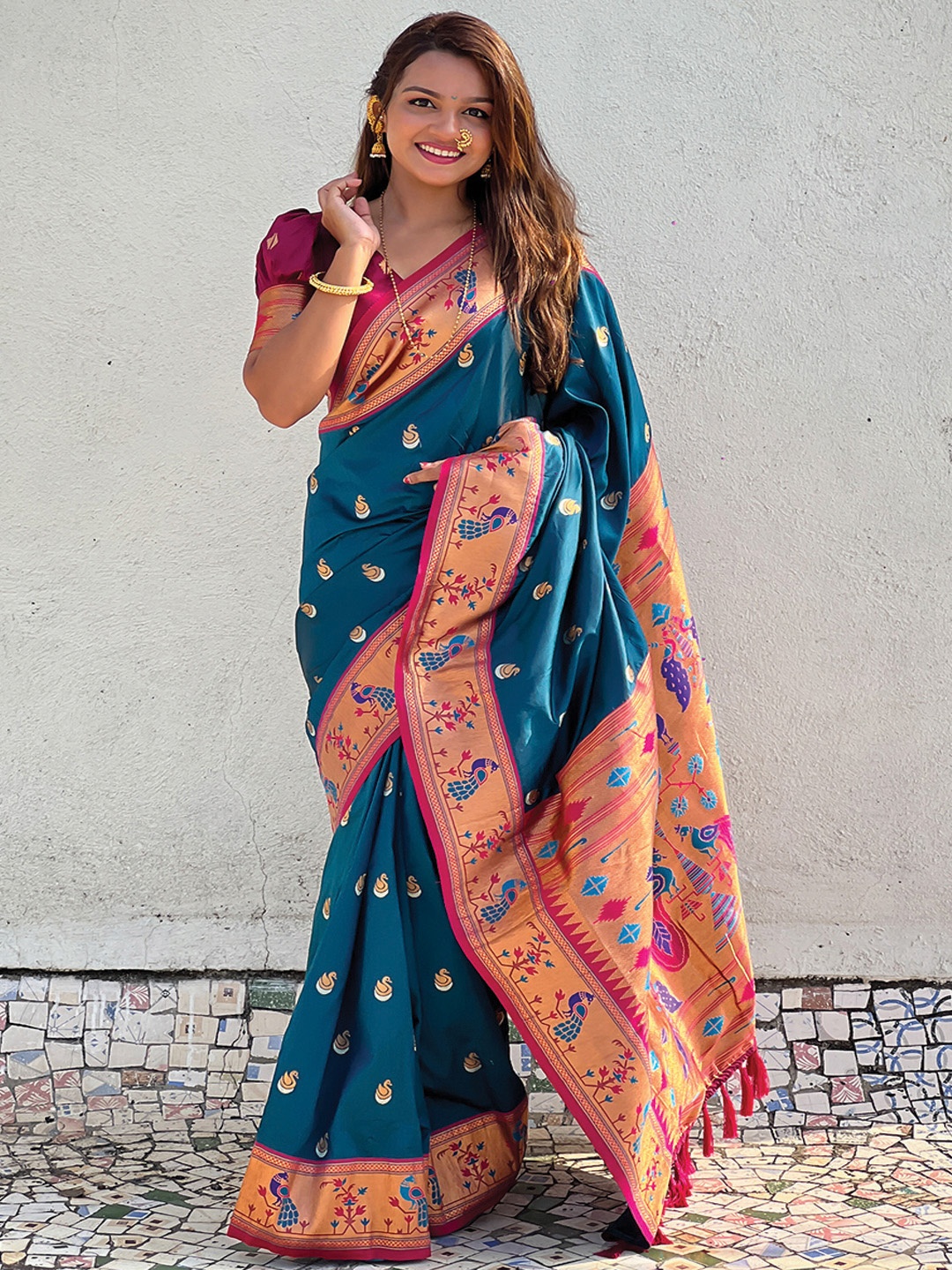 

Panzora Woven Design Zari Silk Blend Paithani Saree, Teal
