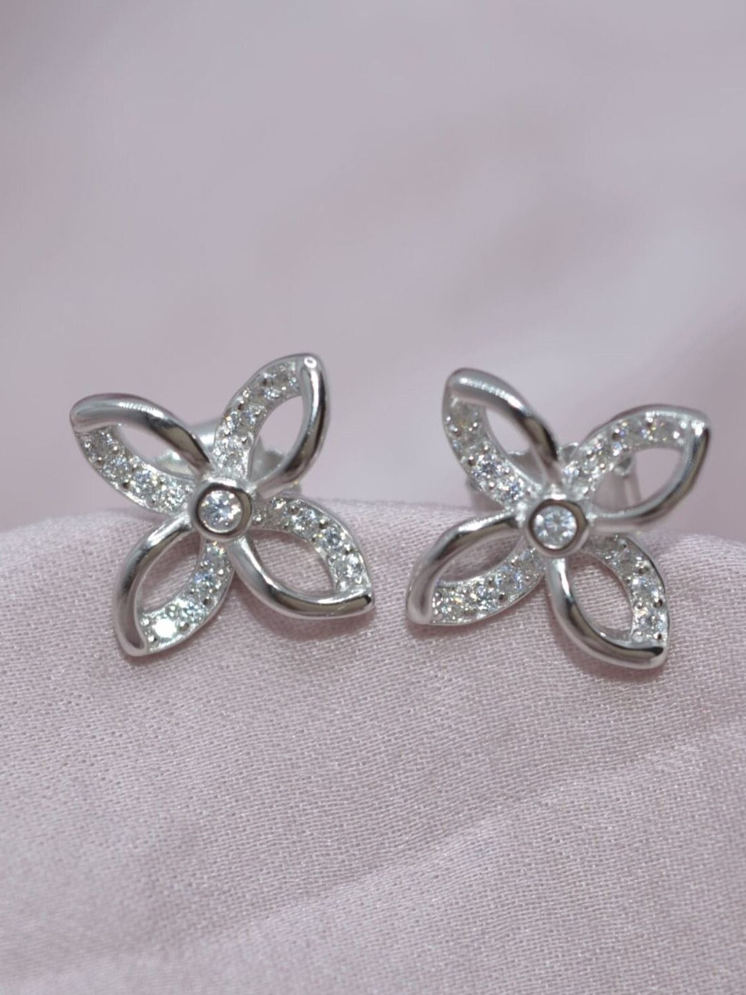 

Luxevogue Contemporary Studs Earrings, White