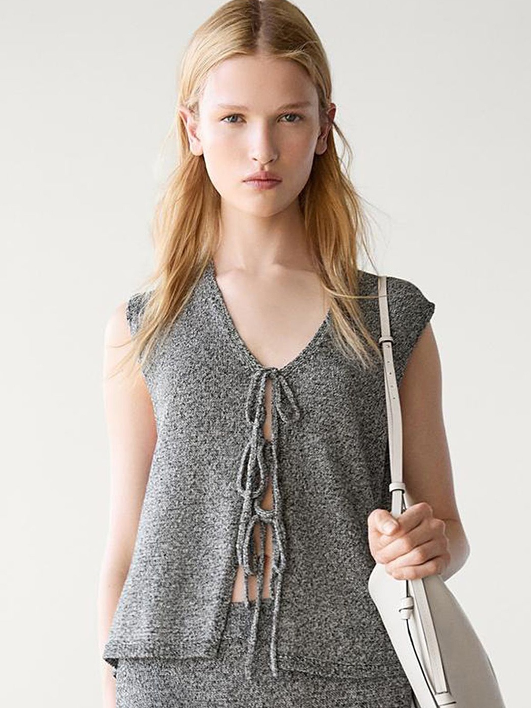 

LULU & SKY Top, Grey