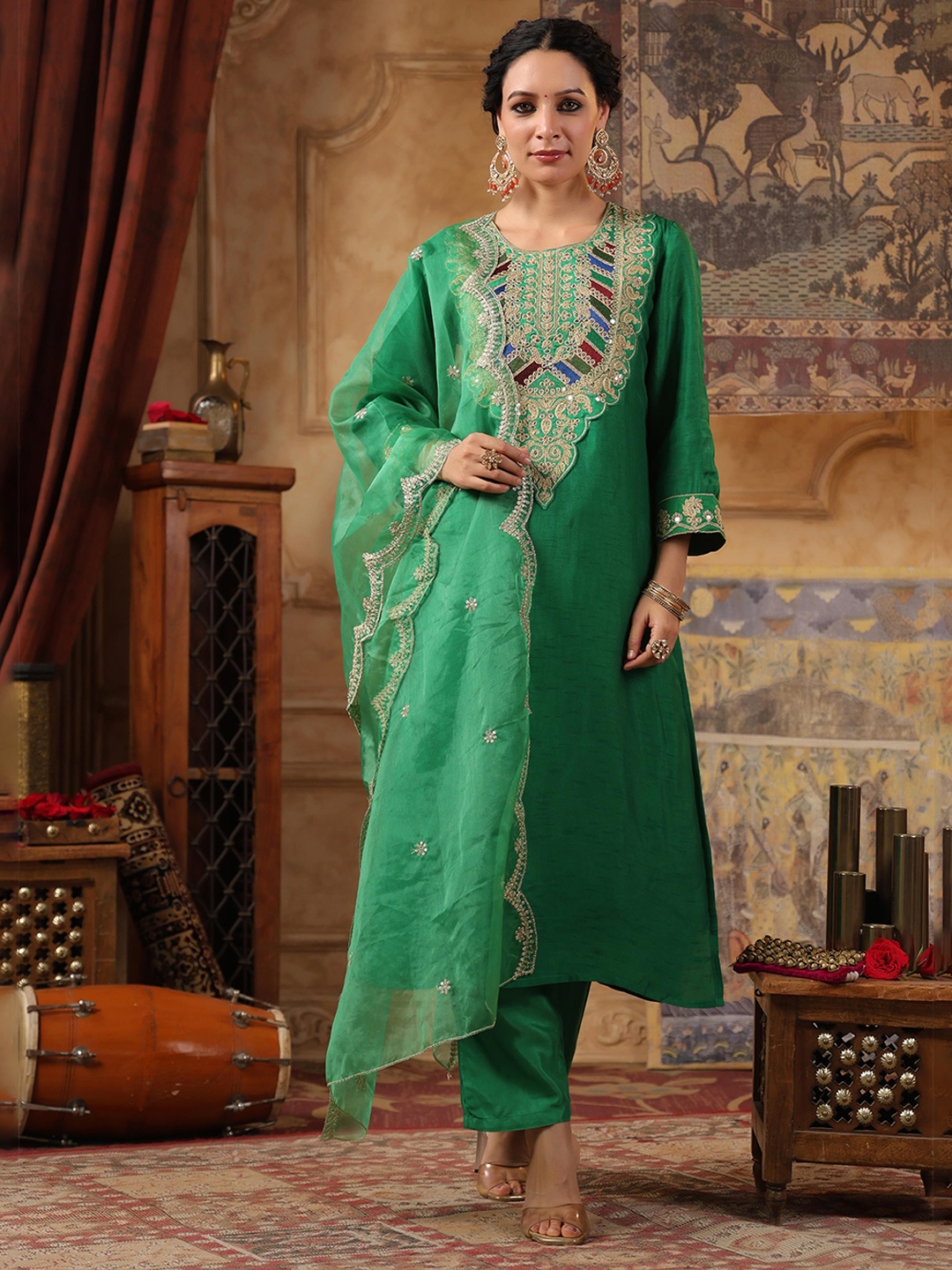 

SCAKHI Women Embroidered Regular Thread Work Dupion Silk Kurta with Trousers & With Dupatta, Green