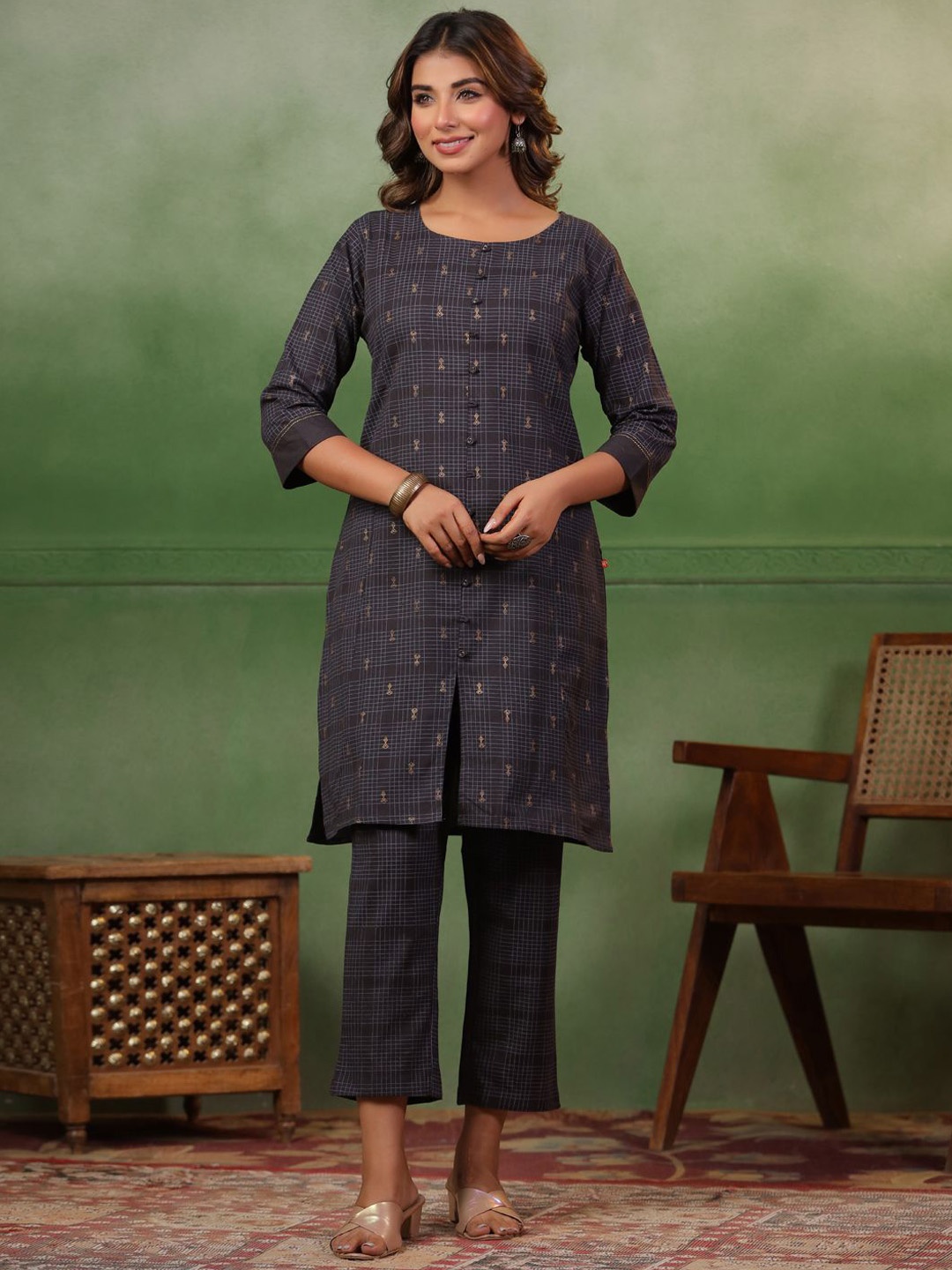 

Span Women Regular Kurta with Trousers, Grey