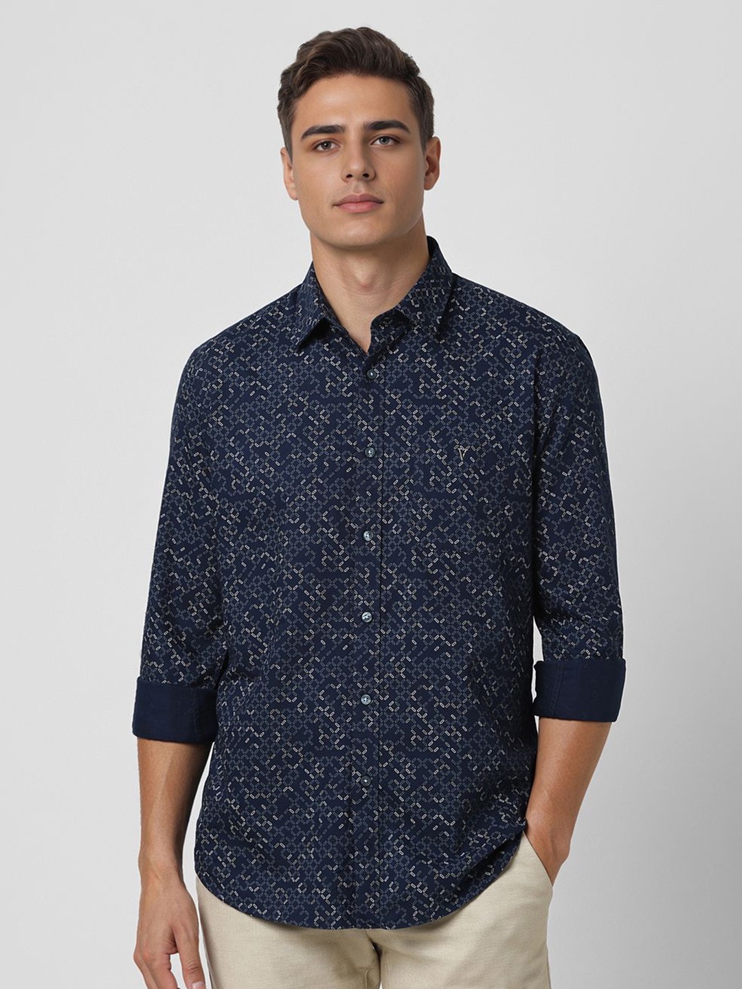 

Van Heusen Sport Men Slim Fit Opaque Printed Casual Shirt, Navy blue